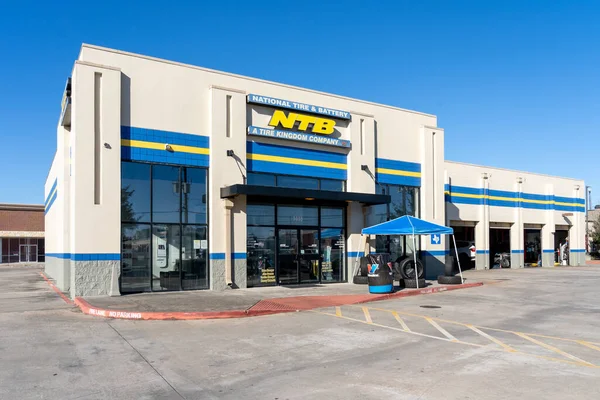 Pearland Texas Usa March 2022 National Tire Battery Ntb Shop — Stock Photo, Image