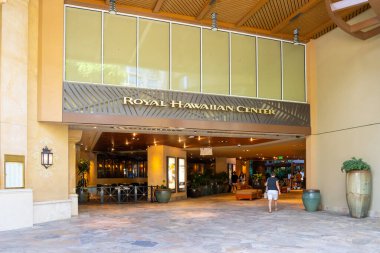 Honolulu, HI, ABD - 14 Ocak 2024: Waikiki, Hawaii 'deki bir alışveriş merkezinde Alamea ambleminin yakın çekimi. Alamea bir kuyumcu..