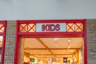 Wellington, Yeni Zelanda - 10 Şubat 2024: Cotton On Kids, Wellington, Yeni Zelanda 'daki dükkanlarında imza atıyor. Cotton On Group, Avustralyalı bir perakende şirketidir.