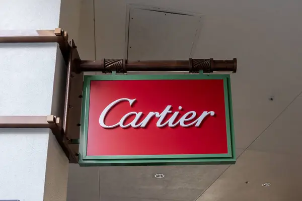 Honolulu Estados Unidos Enero 2024 Cartier Colgando Cartel Tienda Centro — Foto de Stock