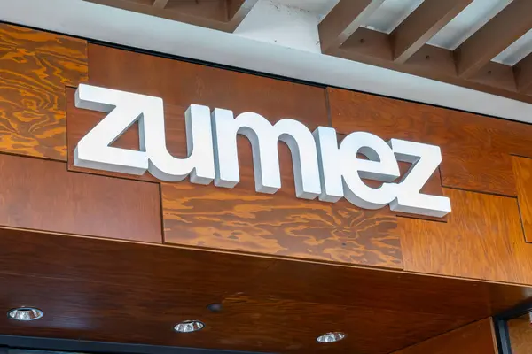 Гонолулу Сша Января 2024 Крупный План Логотипа Zumiez Знак Магазине Стоковое Фото