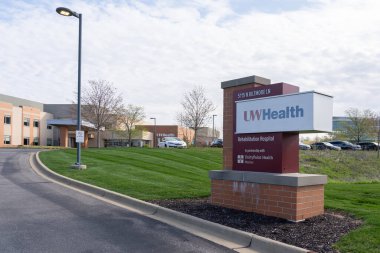 UW Sağlık Rehabilitasyon Hastanesi, Madison, Wisconsin, ABD, 4 Mayıs 2023. UW Sağlık Rehabilitasyon Hastanesi 50 yataklı akut yataklı bir rehabilitasyon tesisidir..