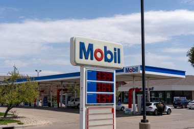 Madison, Wisconsin, ABD 'deki Mobil benzin istasyonu, 4 Mayıs 2023.