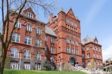 4 Mayıs 2023 tarihinde ABD 'nin Wisconsin eyaletinin Madison şehrindeki Wisconsin Üniversitesi' nin kampüsünde bilim salonu. Bilim Salonu binası 1888 'de inşa edildi..