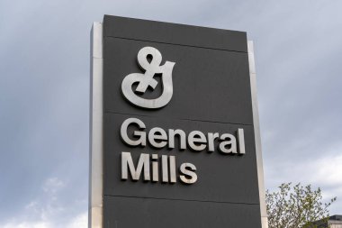 General Mills 5 Mayıs 2023 'te Minneapolis, Minnesota, ABD' deki karargahta logo imzası attı. General Mills, markalı işlenmiş tüketici gıdalarının çok uluslu üreticisi ve pazarlamacısı..