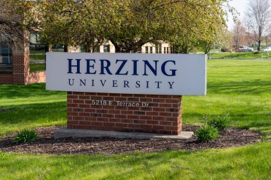 Madison, Wisconsin 'deki Herzing Üniversitesi Kampüsü, ABD, 4 Mayıs 2023.