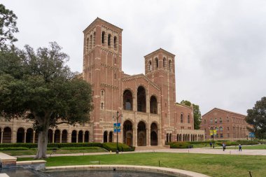 Kaliforniya Üniversitesi 'ndeki Royce Hall binası (UCLA) kampüsü Los Angeles, Kaliforniya, ABD - 28 Mayıs 2023. UCLA bir kamu arazisi araştırma üniversitesidir..