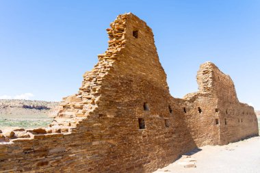 Chaco Kültür Ulusal Tarih Parkı 'ndaki Pueblo Bonito' daki antik kalıntılar, New Mexico, ABD. Pueblo Bonito, Chaco Kültür Ulusal Parkı 'ndaki en büyük evdir..