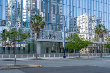 Long Beach Administration Building Long Beach, California, ABD - 27 Mayıs 2023. Long Beach Limanı, ABD 'de bir konteynır limanıdır..