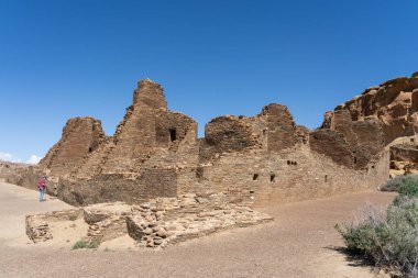 Chaco Kültür Ulusal Tarih Parkı 'ndaki Pueblo Bonito' daki antik kalıntılar, New Mexico, ABD. Pueblo Bonito, Chaco Kültür Ulusal Parkı 'ndaki en büyük evdir..