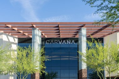 Tempe, AZ, ABD 'deki Carvana Karargahı - 25 Mayıs 2023. Carvana Co., internet üzerinden satılan bir Amerikan otomobil satıcısı..