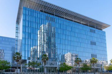 Long Beach Administration Building Long Beach, California, ABD - 27 Mayıs 2023. Long Beach Limanı, ABD 'de bir konteynır limanıdır..