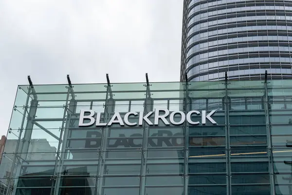 BlackRock ofisi San Francisco, Kaliforniya, ABD - 6 Haziran 2023. BlackRock, Inc. çok uluslu bir Amerikan yatırım şirketidir..