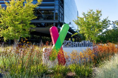 23andMe merkezi Silikon Vadisi, Sunnyvale, Kaliforniya, ABD - 8 Haziran 2023. 23andMe Holding Co., Amerikalı bir kişisel genomik ve biyoteknoloji şirketidir..