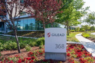 Gilead Sciences 'ın 7 Haziran 2023' te Foster City, Kaliforniya 'daki merkez kampüsündeki imzasını kapatın. Gilead Sciences, Inc. bir Amerikan biyofarmasötik şirketidir..