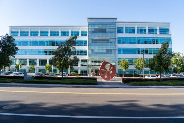 Alibaba Grup ABD 'nin Sunnyvale, Kaliforniya' daki Almanor Bulvarı 'ndaki ofis binası - 8 Haziran 2023. Alibaba çok uluslu bir Çin teknoloji şirketidir.. 