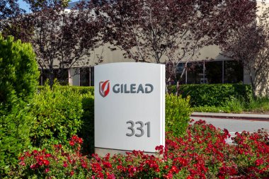 Gilead Sciences 'ın 7 Haziran 2023' te Foster City, Kaliforniya 'daki merkez kampüsündeki imzasını kapatın. Gilead Sciences, Inc. bir Amerikan biyofarmasötik şirketidir..