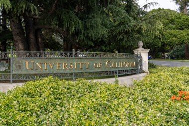 Kaliforniya Üniversitesi, Kaliforniya Berkeley kampüsünün dışında 5 Haziran 2023. Kaliforniya Üniversitesi, Berkeley kamu arazisi araştırma üniversitesidir..