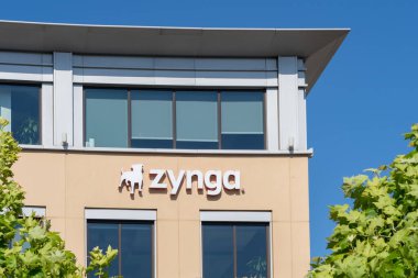 San Mateo, California, ABD 'deki genel merkez binasında Zynga işareti - 7 Haziran 2023. Zynga Inc., ABD 'li geliştirici..
