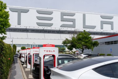 Tesla Motors Center, Fremont, CA, USA - 11 Haziran 2023. Tesla, Inc. bir Amerikan çokuluslu otomotiv ve temiz enerji şirketidir..