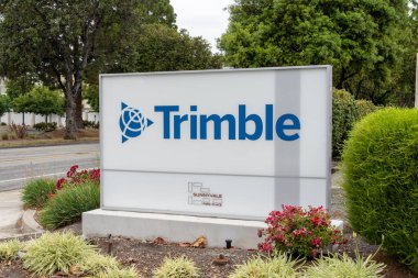 Sunnyvale, Kaliforniya, ABD 'deki Trimble tabelaları 10 Haziran 2023. Trimble bir teknoloji şirketi..