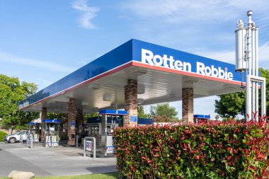 San Jose, Kaliforniya 'da çürük bir Robbie benzin istasyonu - 9 Haziran 2023.