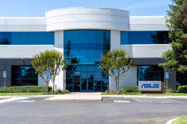 ASUS 'un Silikon Vadisi' ndeki ABD Karargahı, Fremont, CA, ABD - 11 Haziran 2023. ASUS, Tayvan merkezli, çok uluslu bilgisayar donanımı ve tüketici elektroniği şirketidir..