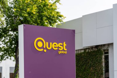 10 Haziran 2023 'te Sunnyvale, Kaliforniya' daki ofis binasının dışındaki Quest Global tabelasını kapatın. Global Servisler Pte 'yi araştır. Ltd. Singapur 'da mühendislik hizmeti sunar..