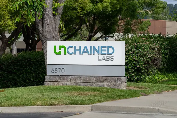 stock image Unchained Labs headquarters in Pleasanton, CA, USA. June 12, 2023. Unchained Labs is a developer of life science biologics tools.