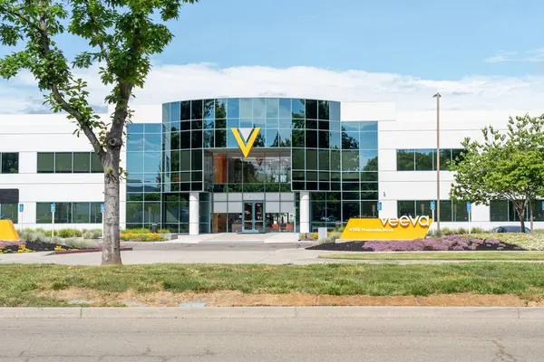 stock image Veeva headquarters in Pleasanton, CA, USA - June 12, 2023. Veeva Systems Inc. is an American cloud-computing company focused on pharmaceutical and life sciences industry applications.