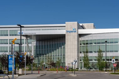 Calgary, Alberta, Kanada 'daki Imperial Oil genel merkezi 4 Temmuz 2023. Imperial Oil Limited, Kanadalı bir petrol şirketi.