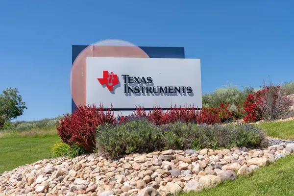Texas Instruments tabelaları 25 Haziran 2023 'te Utah, Lehi City' de görülmüştür. Texas Instruments Incorporated (TI) bir Amerikan teknoloji şirketidir..