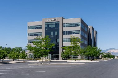 1-800 irtibat merkezi Draper, Utah, ABD 'de, 25 Haziran 2023. 1-800 Contacts Inc. Amerikalı bir kontak lens perakendecisi..