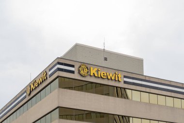 Calgary, Alberta, Kanada 'daki Kiewit ofisi, 3 Temmuz 2023. Kiewit Corporation, Amerikan özel yapım şirketi..