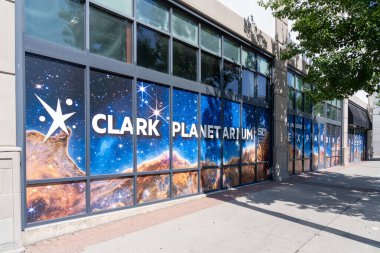 Clark Planetarium Salt Lake City, Utah, ABD - 27 Haziran 2023. Clark Planetarium, Salt Lake City şehir merkezinde bulunan bir gökevi ve bilim müzesi..