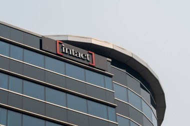 Edmonton, Alberta, Kanada 'daki temas bürosu - 14 Temmuz 2023. Intact Financial Corporation, Kanada 'da çok uluslu bir mülk ve kayıp sigortası şirketidir..