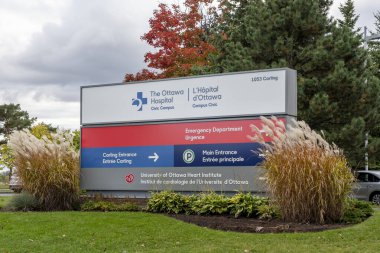 Ottawa, On, Kanada - 15 Ekim 2023: Ottawa Hastanesi 'nin dışında 1053 Carling Bulvarı, Ontario, Kanada.