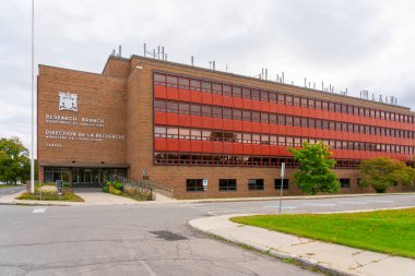 Ottawa, Ontario, Kanada - 15 Ekim 2023: Ottawa, Ontario, Kanada 'da Carling Caddesi' ndeki Tarım Araştırma Birimi