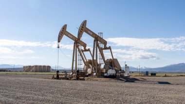 Colorado, ABD - 17 Mayıs 2023: Colorado, ABD 'de çalışan petrol pompası soygunları.