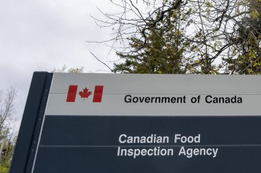Ottawa, Ontario, Kanada - 16 Ekim 2023: Kanada Gıda Denetleme Ajansı 'nın imzası Ottawa, Ontario, Kanada' da görülüyor.