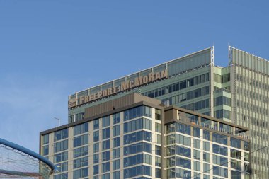 Phoenix, Arizona, ABD - 25 Mayıs 2023: Freeport-McMoRan merkezi Phoenix, Arizona, ABD. Freeport-McMoRan Inc., genellikle Freeport olarak anılan bir Amerikan maden şirketidir.