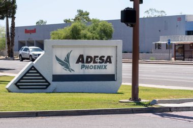 ADESA Phoenix ofisinin önünde 26 Mayıs 2023 'te 400 N. Beck Avenue, Chandler, AZ, ABD' de. ADESA, profesyonel araba alıcıları ve satıcılarına toptan araç açık artırması çözümleri sunar.