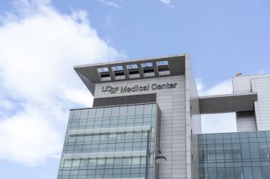 San Francisco, Kaliforniya, 6 Haziran 2023, San Francisco, Kaliforniya, 6 Haziran 2023. Mission Bay 'deki UCSF Tıp Merkezi üç ayrı hastanenin yer aldığı bir kompleks..