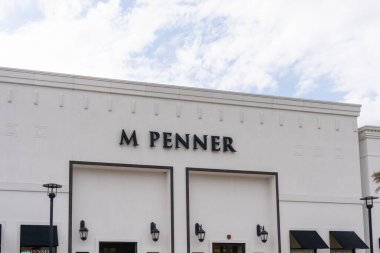 Houston, Teksas, ABD - 13 Mart 2022: Houston, Teksas, ABD 'deki M PENNER Erkek Giyim Mağazası.