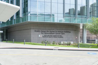 Houston, Teksas, ABD - 7 Nisan 2024: Şeyh Zayed Bin Sultan Al Nahyan Kişisel Kanser Bakımı Binası Houston, Teksas, ABD