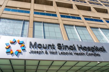 Toronto, ON, Kanada - 21 Ağustos 2024: Mount Sinai Hastanesi Joseph ve Kanada 'daki Wolf Lebovic Sağlık Kompleksi. Mount Sinai Hastanesi, MSH, bir hastanedir ve Sina Sağlık 'ın bir parçasıdır..