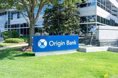 Houston, Teksas, ABD - 14 Nisan 2024: Houston, TX, ABD 'deki Katy Fwy' deki Köken Bankası ofisi