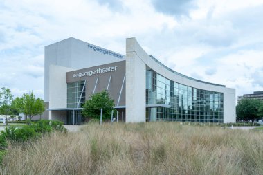 Houston, TX, ABD - 6 Nisan 2024: George Theater Houston, Teksas, ABD. George Tiyatrosu bir sahne sanatları tiyatrosudur..