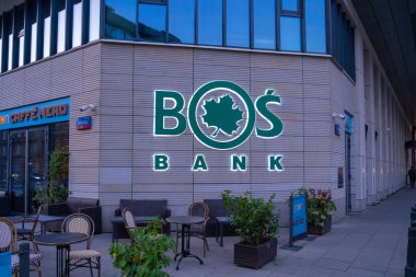 Varşova, Polonya - 28 Temmuz 2024: Bank Ochrony Srodowiska, BOS, merkez Varşova, Polonya