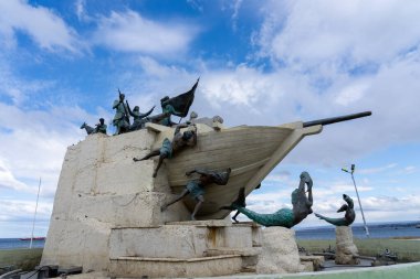 Punta Arenas, Şili - 30 Ocak 2023: Punta Arenas 'taki Hernando de Magallanes Anıtı, Şilili heykeltıraş Guillermo Cordoba' nın eseri